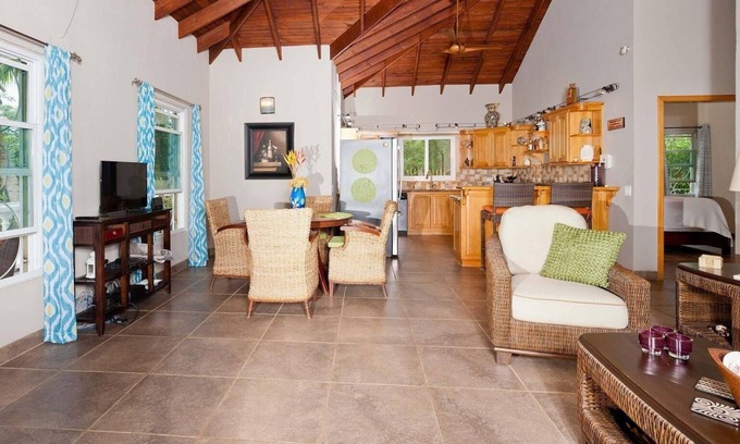 First Bight Casa | Casa Vacacional en Roatan