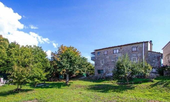 Montefegatesi Casa | Casa de vacaciones en Montefegatesi con 3 habitaciones, capacidad 7