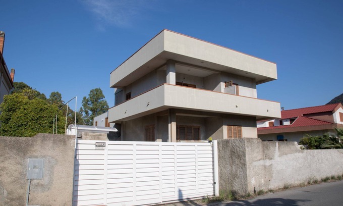 Mongiove Apartamento | Mongiove - casa de vacaciones en villa junto al mar 1N