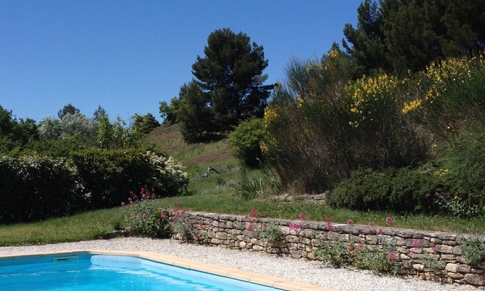 Rustrel Villa | Remanso de paz en el Luberon