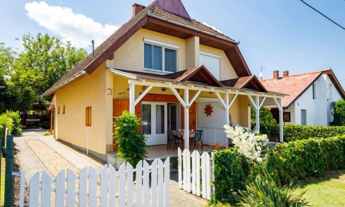 Balatonszarszo Casa | Casa de vacaciones Jazmin by Interhome