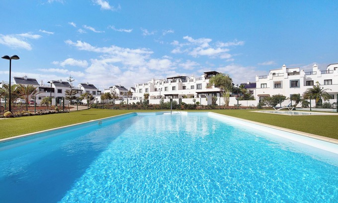 Geafond Casa | Casa de vacaciones "La Casa Blanca" con vistas a la montaña, piscina compartida y Wi-Fi
