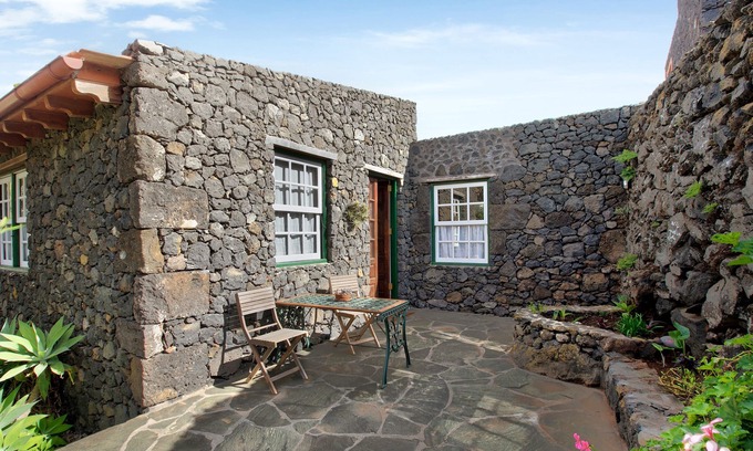 Tesbabo Casa | Casa de vacaciones "Las Adelfas Alta" con vistas al mar, jardín y Wi-Fi