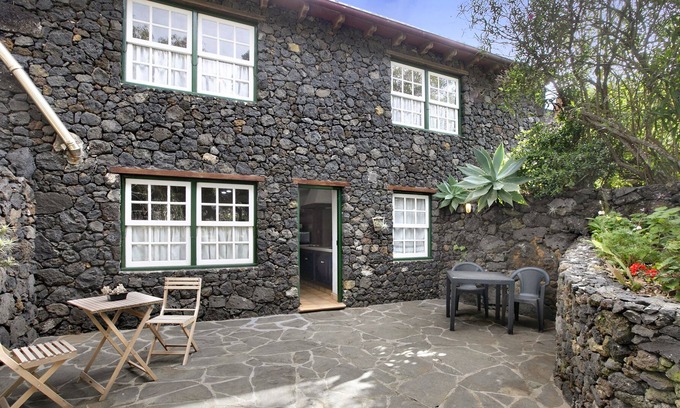 Tesbabo Casa | Casa de vacaciones "Las Adelfas Baja" con vistas al mar, jardín y Wi-Fi