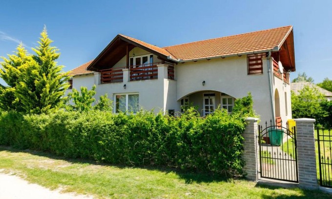 Balatonfenyves Casa | Casa de vacaciones Lian by Interhome