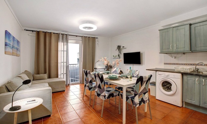 La Jaca Apartamento | Casa de vacaciones "Mi Refugio en La Jaca" con vistas al mar, terraza privada y Wi-Fi