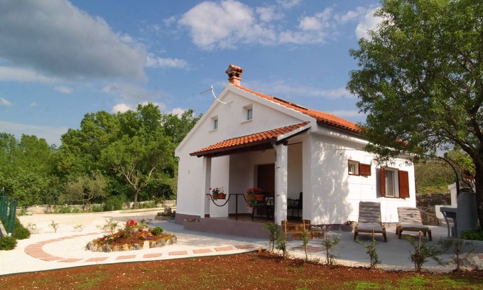 Mrgani Casa | Vacation home near Rovinj quiet location with large garden, terrace, WLAN