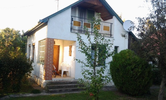Mesteri Casa | Mesteri - Hungría: Casa de vacaciones para sentirse bien con jardín cerca de baños termales - 25 € por día - WiFi