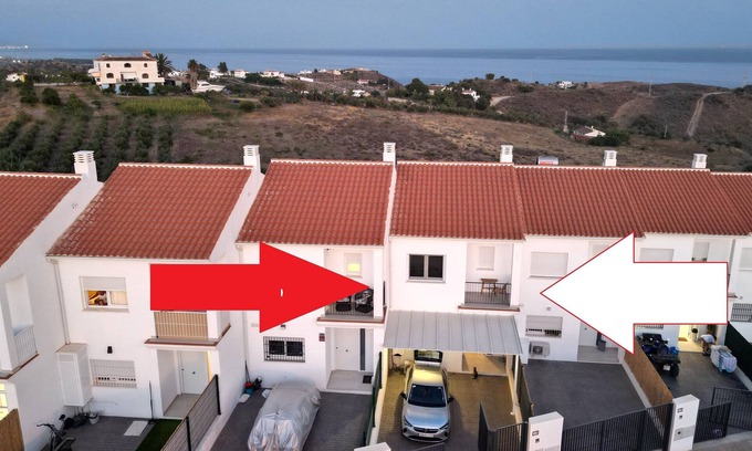 Vélez-Málaga Casa | Vacation home Niza Beach m. Sea view, 25 km v. Malaga, free 8.7.-16.7. free 850€