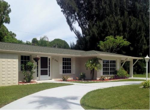 South Venice Casa | Vacation Home on Alligator Drive