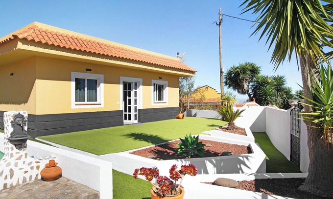 Ruigomez Casa | Casa de vacaciones "Rosa Vieja" con vistas a la montaña, terraza privada y Wi-Fi