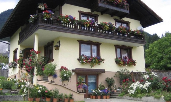 Oberlengdorf Apartamento | Vacation home 'Sallacherguetl' with mountain view, balcony and WLAN in the Dachstein Tauern Region