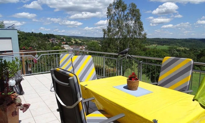 Losheim am See Apartamento | Vacation home Schaumbergblick