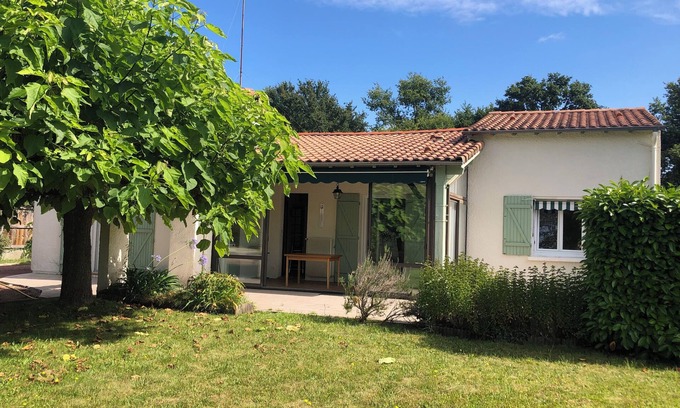 Le Porge Casa | Vacation home. Spacious and pleasant for family vacations. Conveniently located.