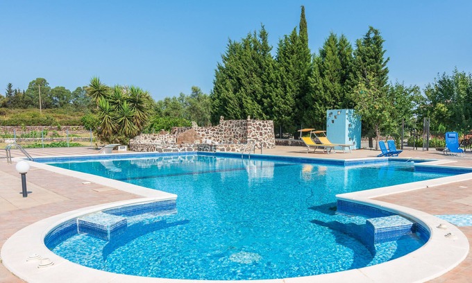 Melilli Casa | Vacation Home "Valle Delizia Margi" with Shared Pool, Whirlpool & Wi-Fi