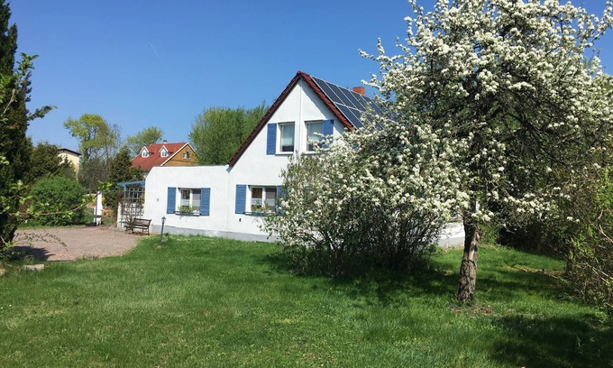 Henriettenhof Casa | Gran casa de vacaciones para 9 personas con parcela grande, barbacoa + sauna + lago