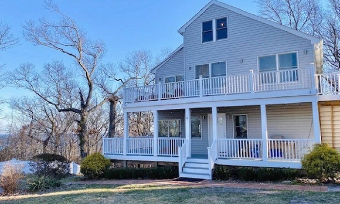 Miller Place Casa | Vacation home with private beach access