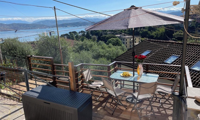 Cadimare Apartamento | Vacation House With Sea View in the Cinque Terre 200 m from the sea. Alba Marina