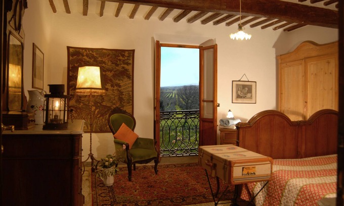 Roccastrada Otro | Vacaciones en un apartamento dentro de una granja orgánica histórica, con piscina.