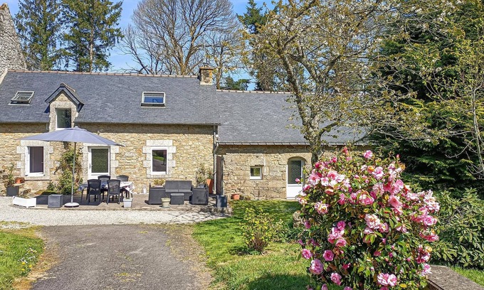 Lescouet-Gouarec Casa | Alojamiento de 2 habitaciones en Lescouët-Gouarec