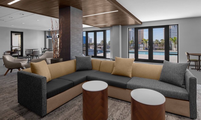Clearwater Beach Hotel | Vacation is Calling! 2 Classy Units, On-Site Bar, Near Sunsets at Pier 60