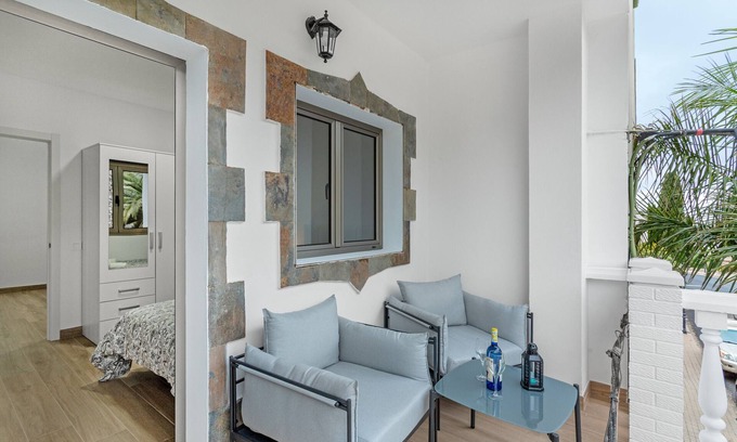 Las Vegas Apartamento | Vacaciones 'Lola' con vistas a la montaña, terraza privada y Wi-Fi