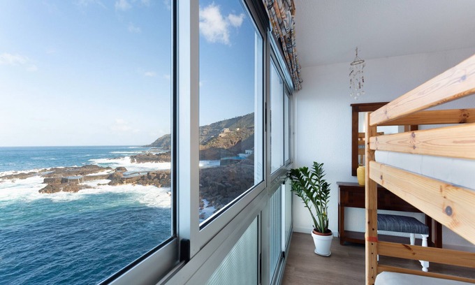 Tacoronte Apartamento | Vacaciones 'Milailea' con vistas al mar y Wi-Fi