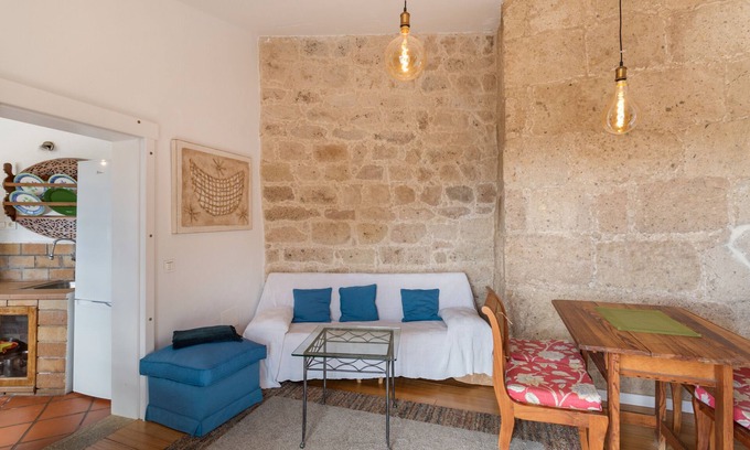 Las Lagunetas Apartamento | Casa de vacaciones 'Piscina' con vistas a la montaña, Wi-Fi y aire acondicionado