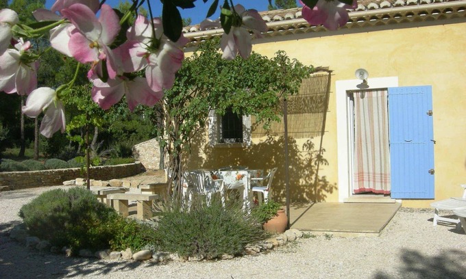 Roussillon Villa | Cabaña provenzal con piscina ubicada cerca del pueblo de Roussilon