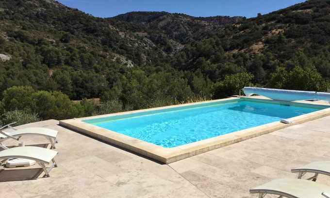 Cavaillon Chalet De Esquí | Bonita casa de campo con piscina climatizada ubicada en Cavaillon, magnífica vista, 2/4 personas