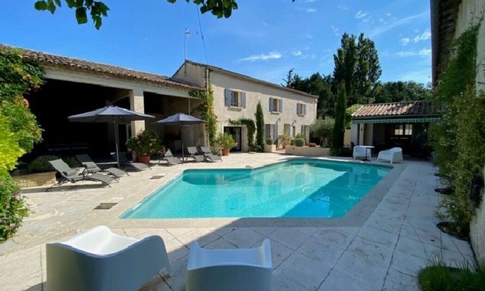 Senas Chalet De Esquí | Bonita casa de campo provenzal con piscina privada, en la puerta de entrada al Luberon y los Alpilles