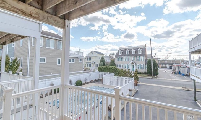 North Beach Haven Condominio | vacation rental with pool on LBI