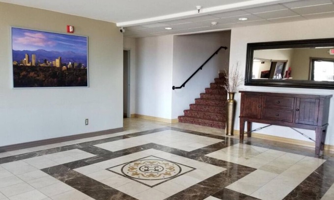 Castle Rock Casa | Vacation Starts Here! 3 Convenient units, Dining, Near Plum Creek Golf Course
