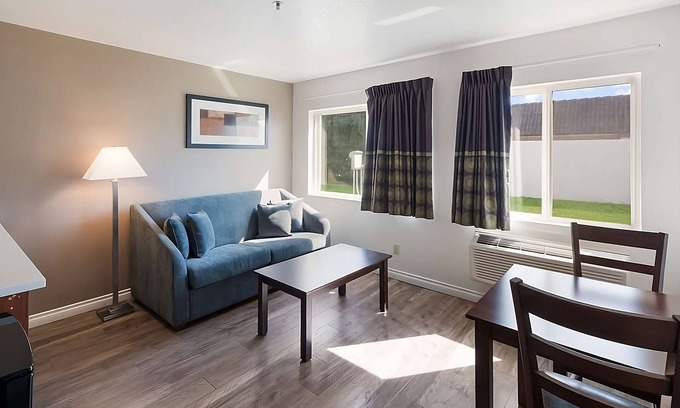Tri-Cities Complejo | Vacation Starts Here! Enjoy the Beauty of Kennewick. Close to Tapteal Greenway!