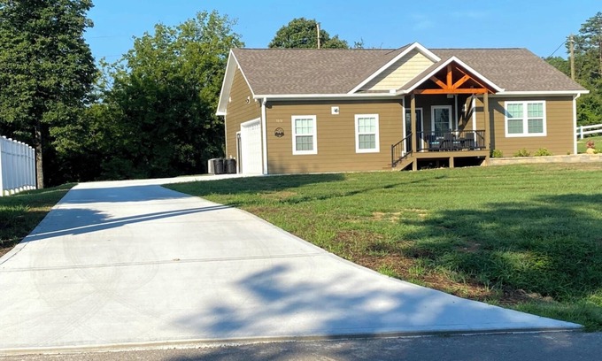Pigeon Forge Cabaña | Vacation Station! A+Location
