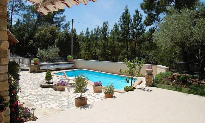 Bagnols-sur-Ceze Casa | Vacation villa in Bagnols-sur-Cèze, Gard, private pool, pool house, pets allowed (1).