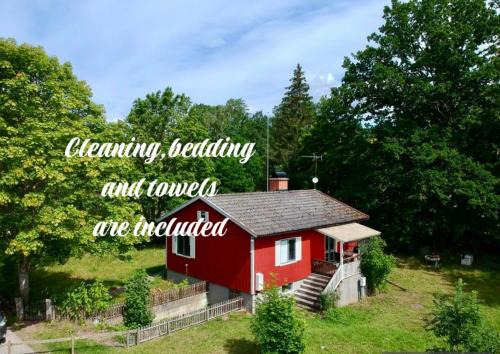 Blomstermala Casa | Vacation villa with fenced yard