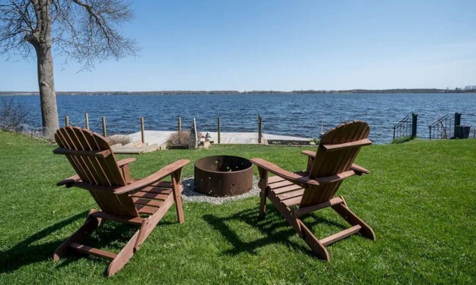 Greater Napanee Cabaña | Vacaymode.ca