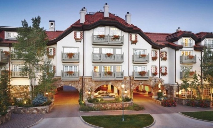 Vail Complejo | Vail Village Sonnenalp 2 Doubles hotel room w/ heated pool, spa, dining!