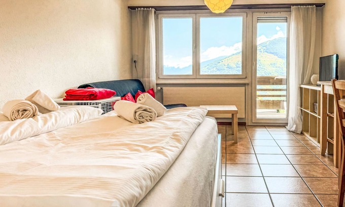 Saint-Pierre-de-Clages Apartamento | Valaisia 35A by Interhome