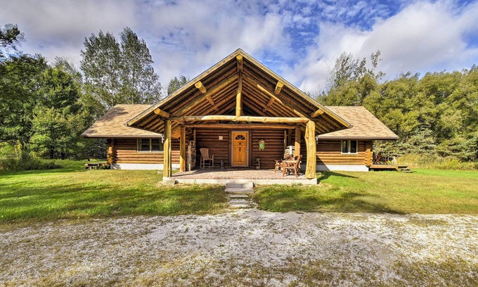 Valders Cabina | Valders Log Cabin cerca de EEA Air Show & Sheboygan!