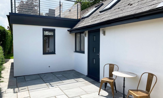 Pewsey Cabaña | VALE LODGE, family friendly, luxury holiday cottage in Pewsey