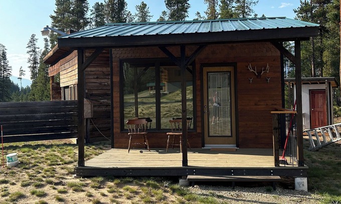 Valemount Cabina | Valemount Mountain Bunkie