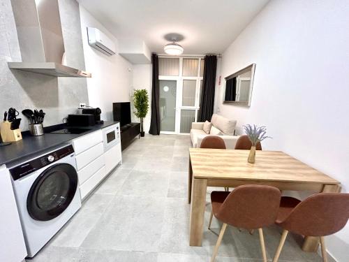Pobles de l'Oest Apartamento | Valencia Comfort Stay Near Metro, 2 Bed, 1 Bath