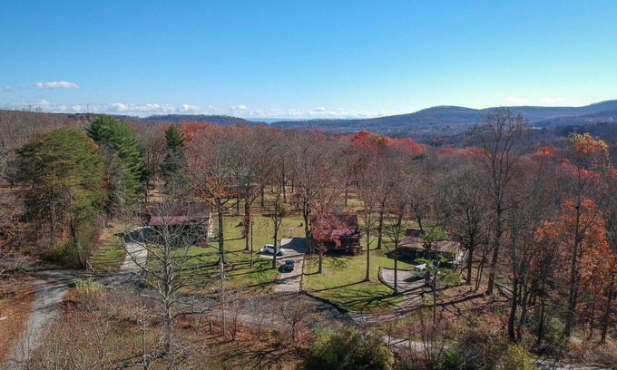 Lookout Mountain Casa | Valentine Drive Cabin 2