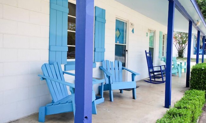 Kingsland Cabina | Valentine Lakeside Cabin 3
