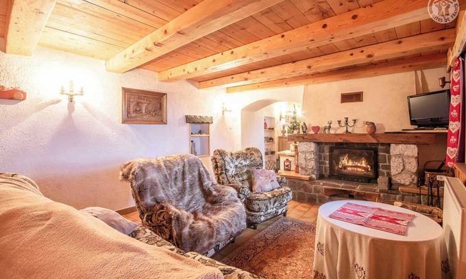 Great Alpine Road Casa | VALENTINE - SAINT MARCEL