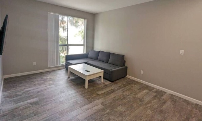 Reseda Apartamento | Valerio · Cozy 1B/1B: Centrally Located
