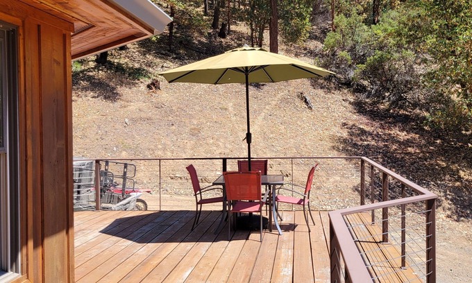 Medford Cabaña | Valhalla Cabin in Nelson Meadows