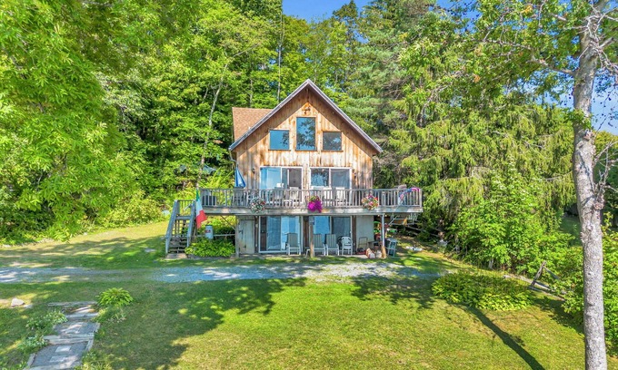 Cooperstown - Otsego Lake Casa | Valhalla on Otsego Lake, Kayaks, Pedal Boat, Fish